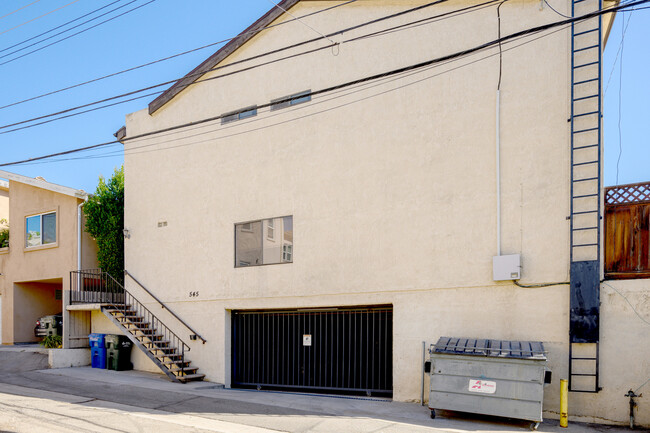 Building Photo - 545 E Cypress Ave