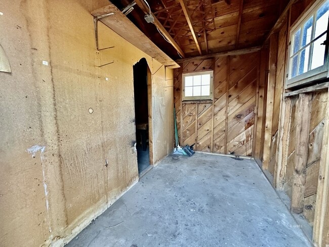 Building Photo - 1313 S 6th Ave