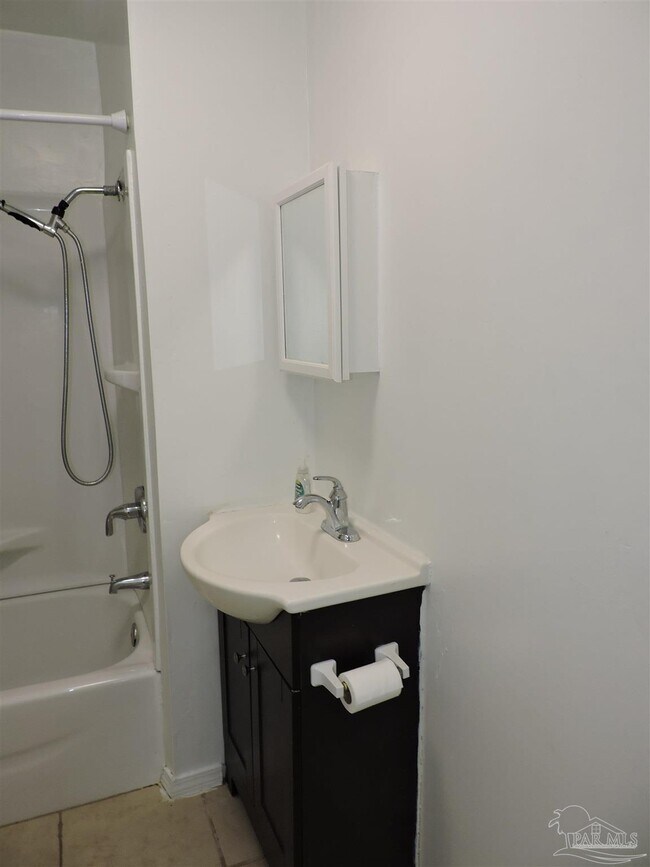 Building Photo - 146 Drew Cir