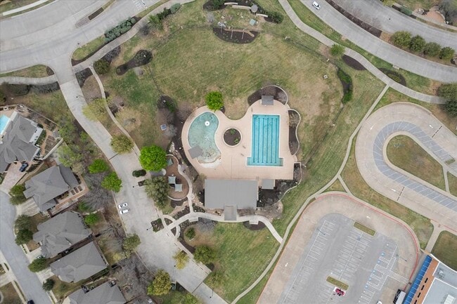 Building Photo - 916 Easton Dr