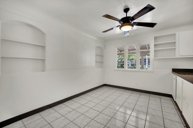 Building Photo - 1250 Shadow Ln
