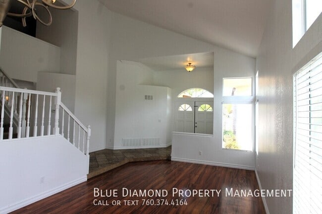 Building Photo - 801 Mosaic Cir