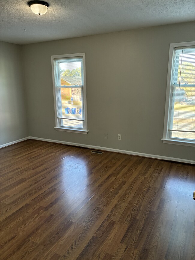 Building Photo - 114 Concord Dr