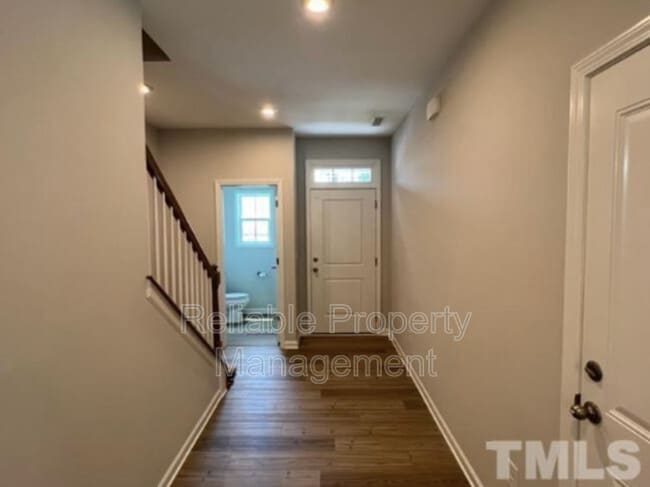 Building Photo - 3311 Oak Pass Dr