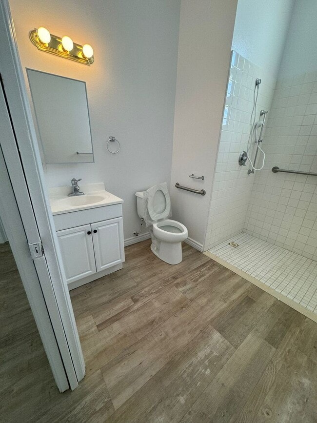 Building Photo - 3760 E Calle De Carlos