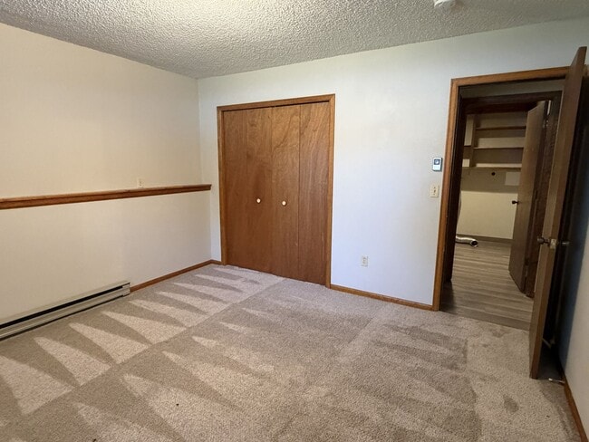 Building Photo - 2013 Custer Dr