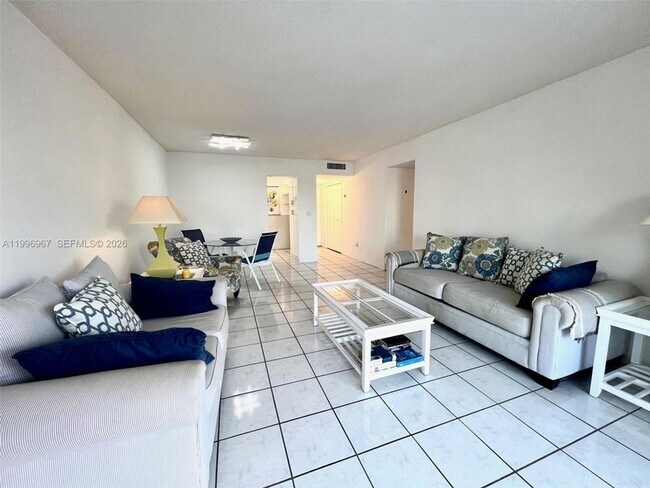 Building Photo - 3030 Marcos Dr