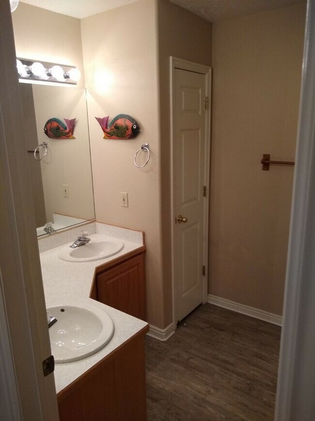 Building Photo - Furnished home available! Landscape maintenance included.