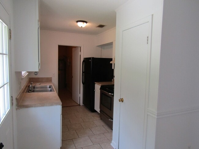 Building Photo - 121 Glenn Bryant Rd