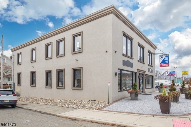 Building Photo - 248 US-46