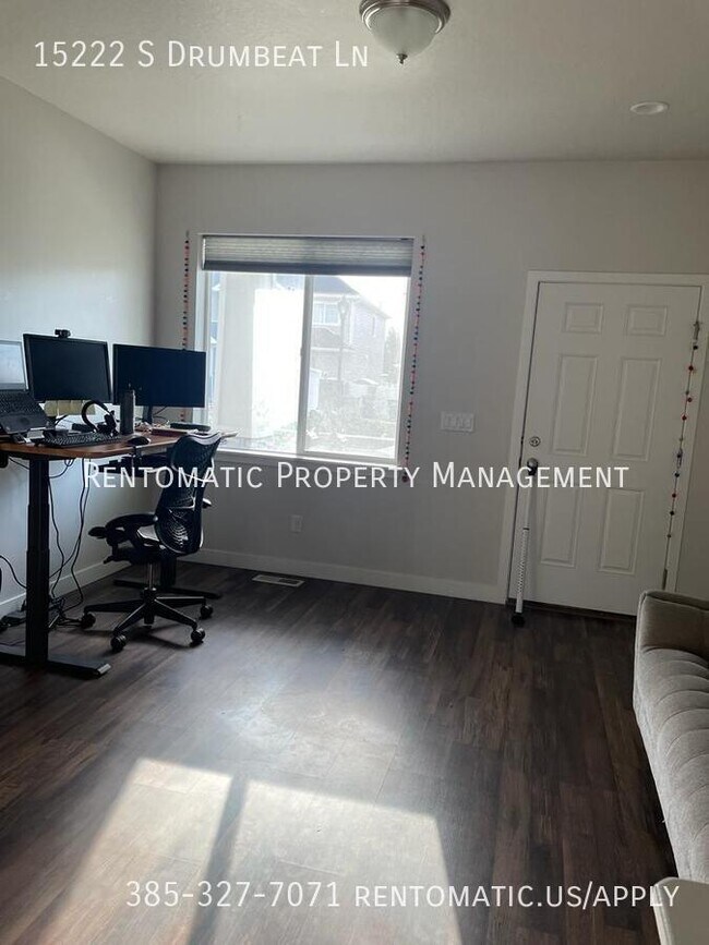 Building Photo - 15222 Drumbeat Ln