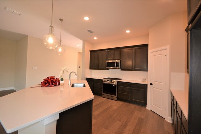 Building Photo - 3207 Kindred Wy