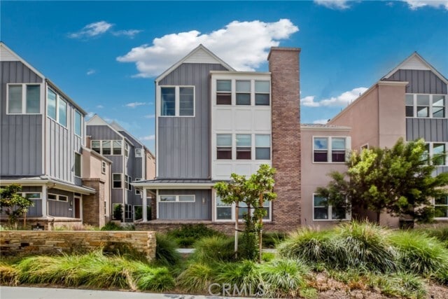 Primary Photo - 783 Benchmark