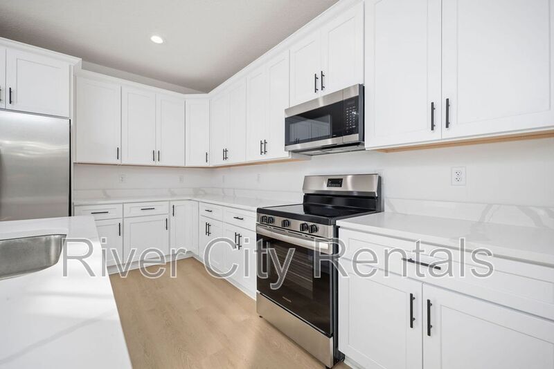 Building Photo - 7596 Silver Sands Rd
