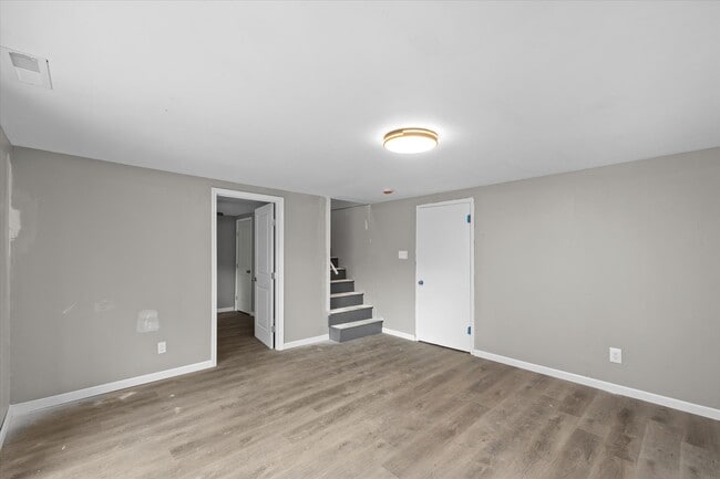 Building Photo - 1 Manor Dr