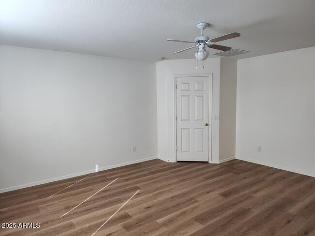 Building Photo - 33344 N Roadrunner Ln