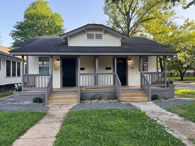 Primary Photo - 339 Duplex B 2/1