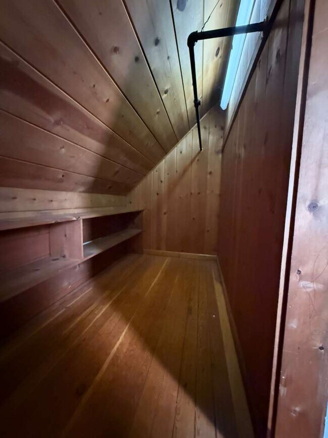 Building Photo - 9054 Grandville Ave