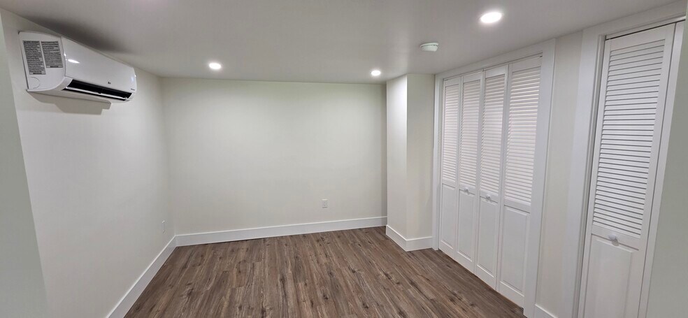 Building Photo - 60 Waterbury Pky