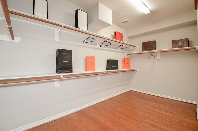 Building Photo - 406 Sterling Heights Ln