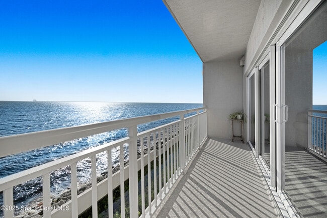 Building Photo - 1825 Riverside Dr