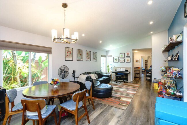 Building Photo - 4 Bedroom Home with Attached ADU in Scripps Ranch