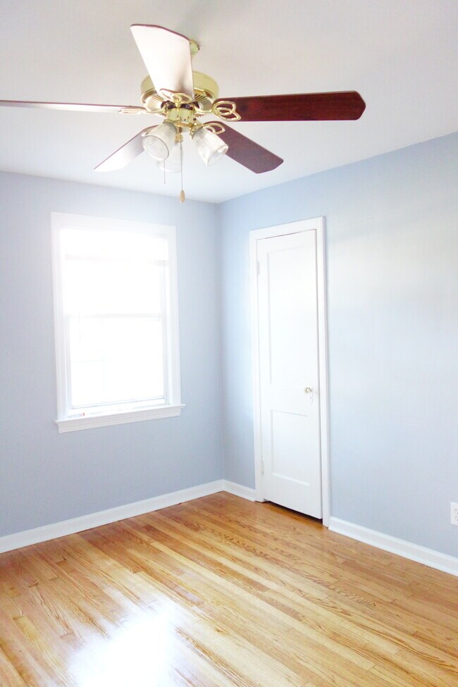 Building Photo - 8007 Garland Ave