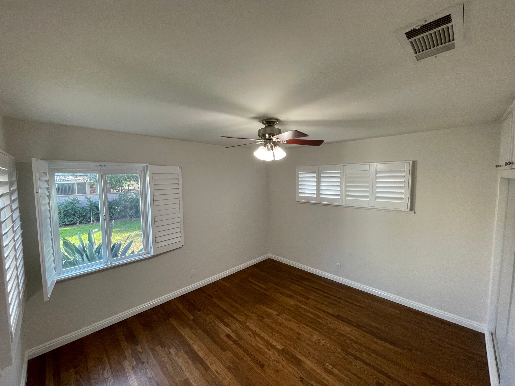 Bedroom 2 - 2060 Crestlake Ave