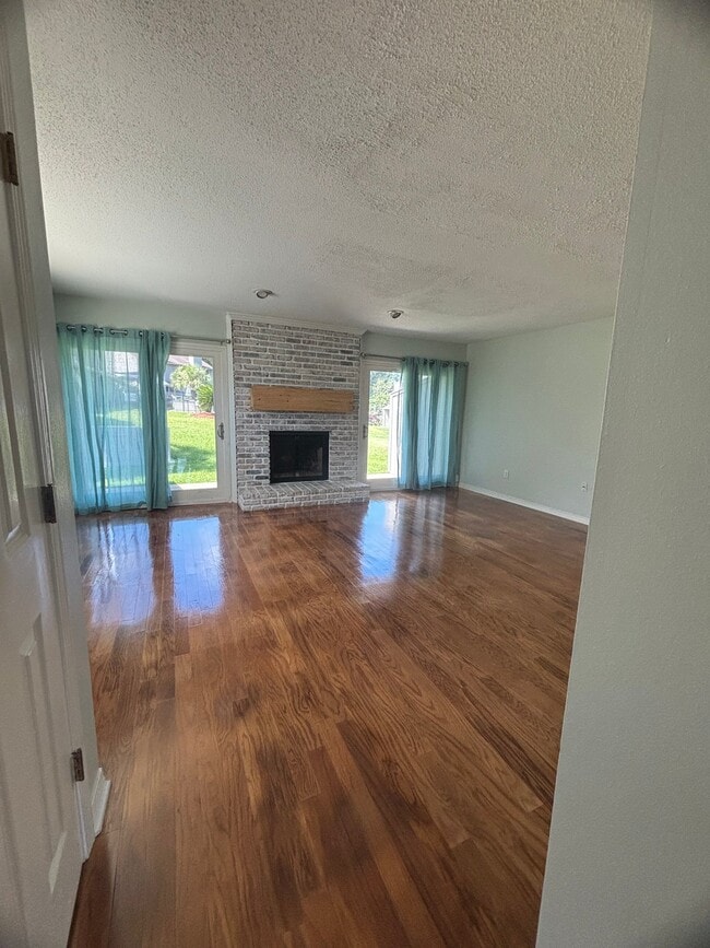 Building Photo - 262 Highpoint Dr