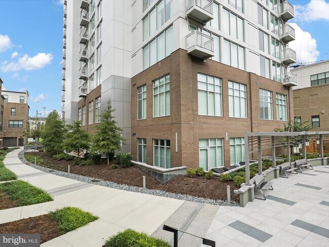 Building Photo - 925 N Fairfax St