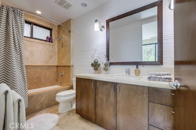 Building Photo - 1725 Del Mar Ave