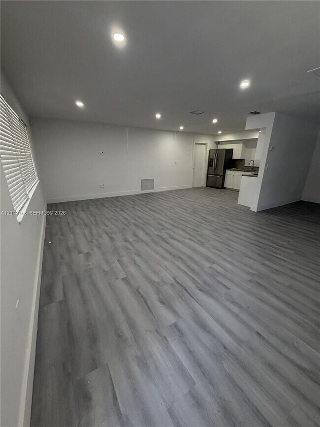 Building Photo - 9401 SW 64th Terrace