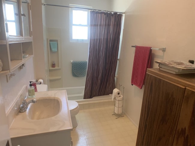 Building Photo - 2728 Collier Ave