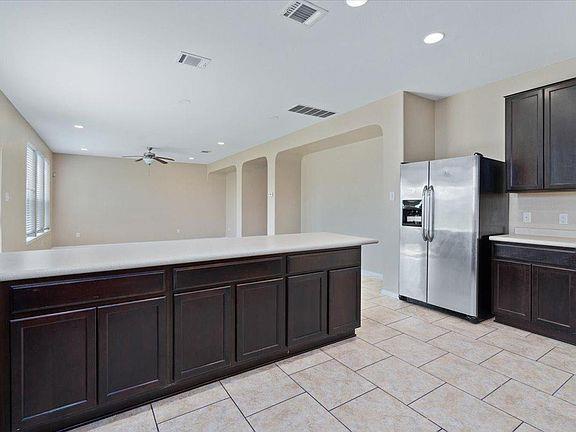 Building Photo - 904 Lonesome Lilly Way