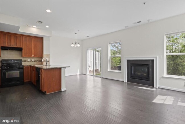 Building Photo - 12807 Lotte Dr