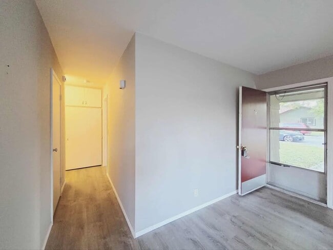 Building Photo - 1261/1263 Montana St.