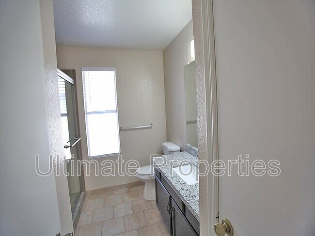 Building Photo - 948 E Escuda Dr