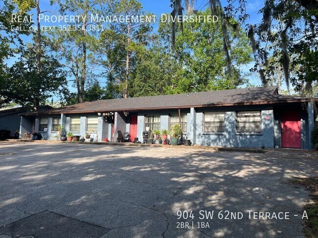 Building Photo - 904 SW 62nd Terrace