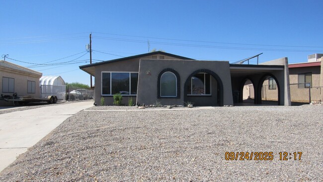 Primary Photo - 3 bedroom 2 bathroom with Solar!!!!