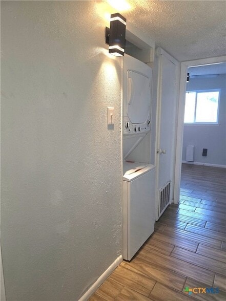 Building Photo - 1901 N 10th St