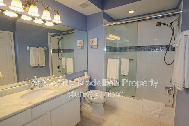 Building Photo - 2405 Harmony Ln