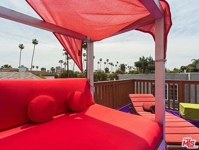 Building Photo - 8661 Clifton Wy