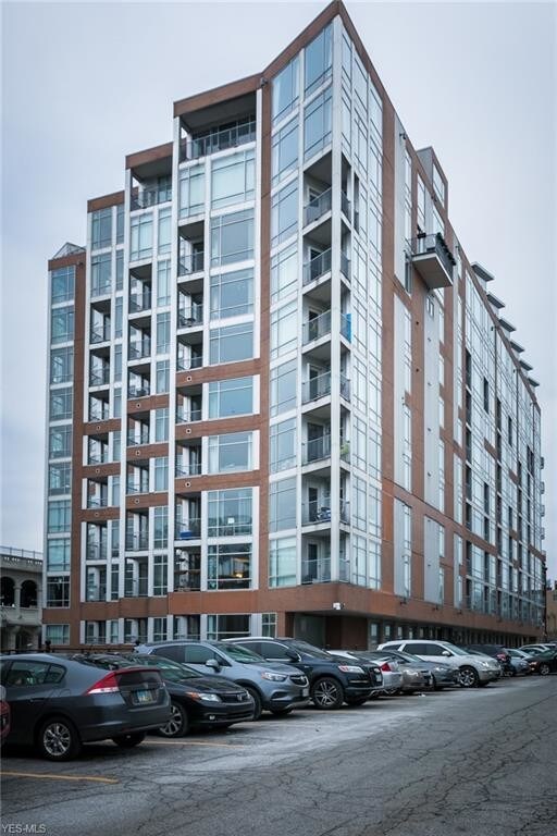 Primary Photo - 2222 Detroit Ave