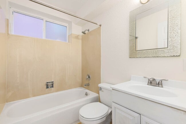 Building Photo - 2708 S Judkins St