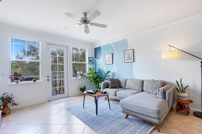 Building Photo - 276 Murcia Dr