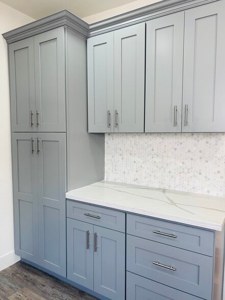 Extra cabinet & Pantry space. - 4043 1/2 W 21st St