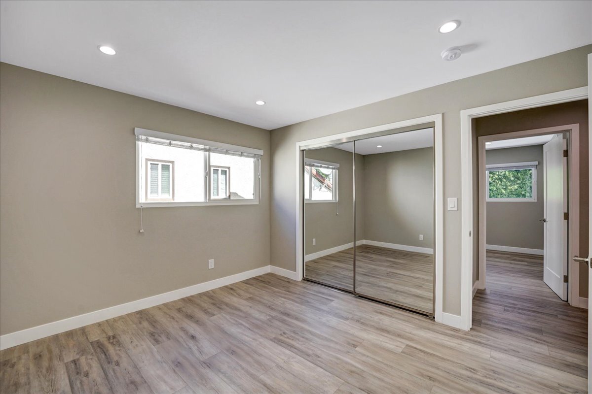 Building Photo - 5346 Tyrone Ave