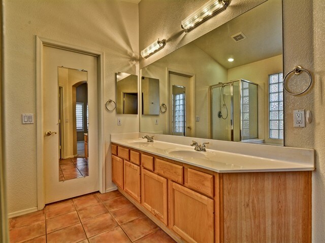 Building Photo - 1751 W Amberwood Dr