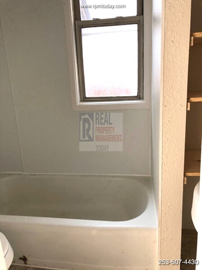 Building Photo - Rodriguez - 709 (OWNER SELLING)(Cascade Group)