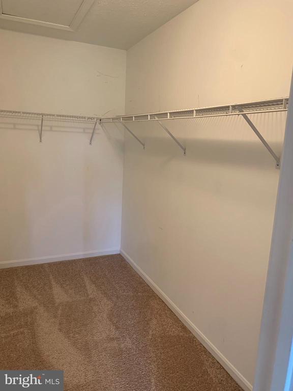 Building Photo - 4622 Deepwood Ct